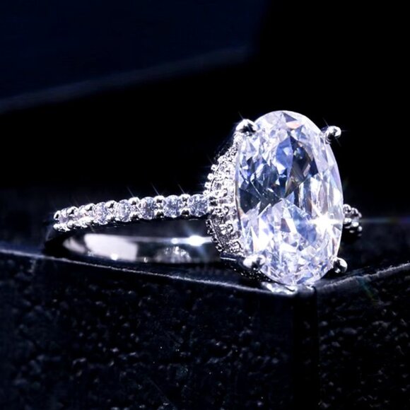 🆕 Stunning 2.50ctw Oval Diamond Engagement / Promise Ring 18k White Gold 🆕 - Picture 6 of 6